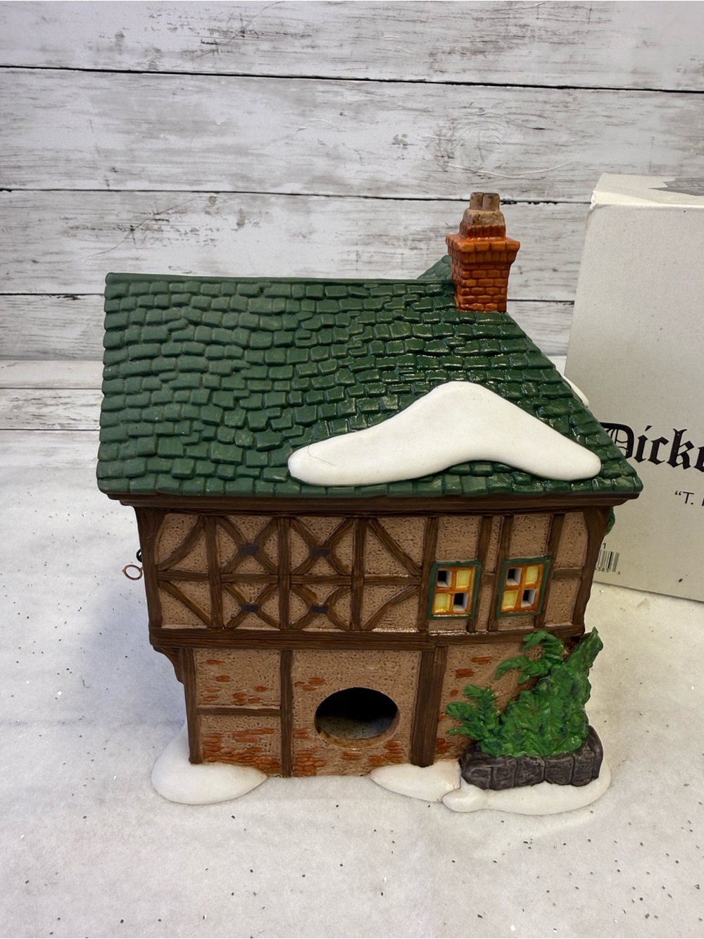 Dept 56 Heritage Village T. Puddlewick Spectacle Shop 58331 W/box & Light - Picture 6 of 10